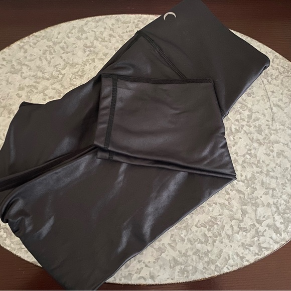 ZYIA Pants - Zyia Active High Rise Black Metallic Light n Tight Legging 24 inch in size 6/8